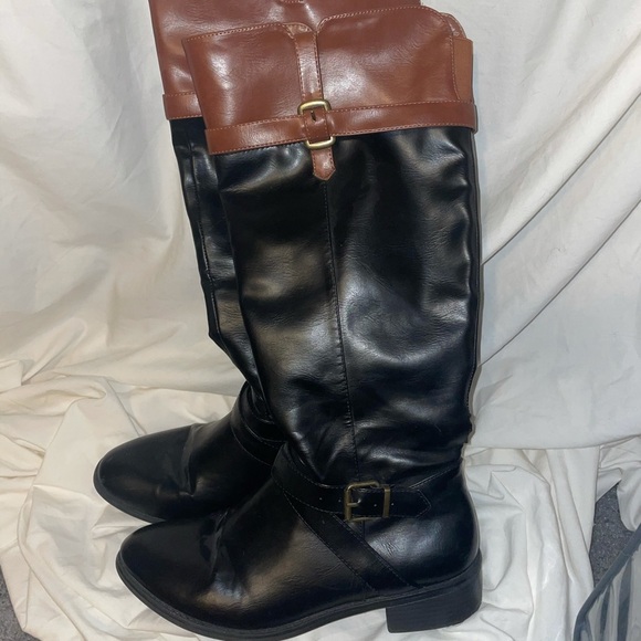 {RAMPAGE} Wedge Heel Boots - Picture 4 of 7